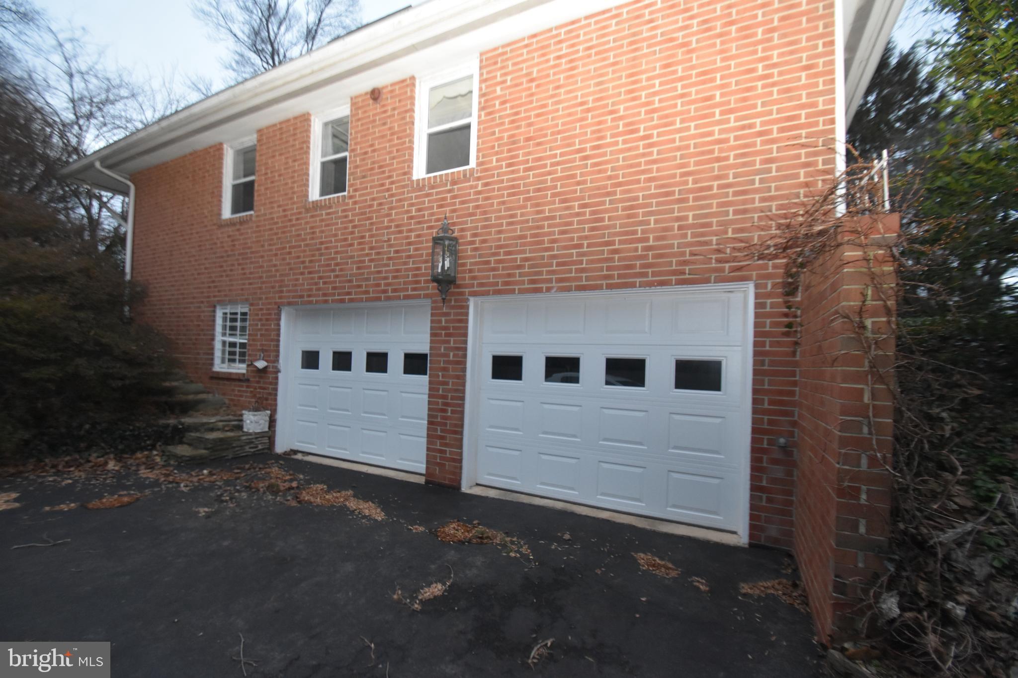 2 Kings Ridge Road Wilmington, DE 19808 - Photo 75 of 78 ALL BRICK RANCH. Garage entrance