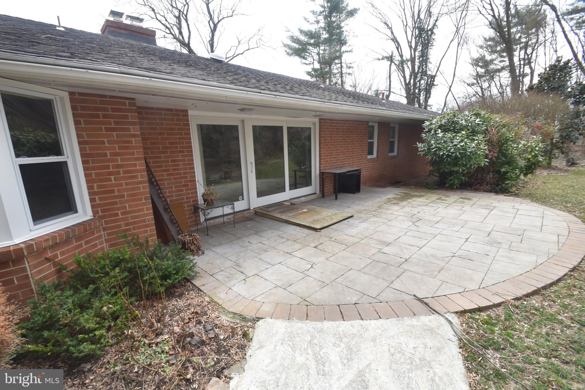 2 Kings Ridge Road Wilmington, DE 19808 - Photo 9 of 78 PATIO area. Lots of plantings.