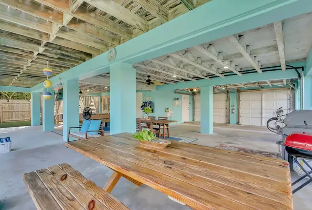 a view of a dinning room with furniture