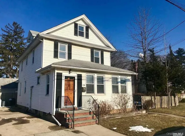 $2,400 | 456 Burkhard Avenue, Unit 2, Williston Park, NY 11596