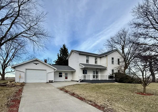 $382,000 | 2932 Highway 17, Galva, IL 61434