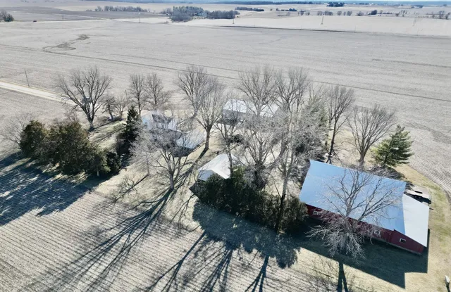 $397,000 | 2932 Highway 17, Galva, IL 61434