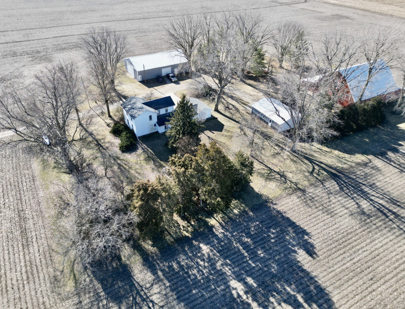2932 Highway 17 Galva, IL 61434 - Photo 16 of 51 a close up of a house with a yard