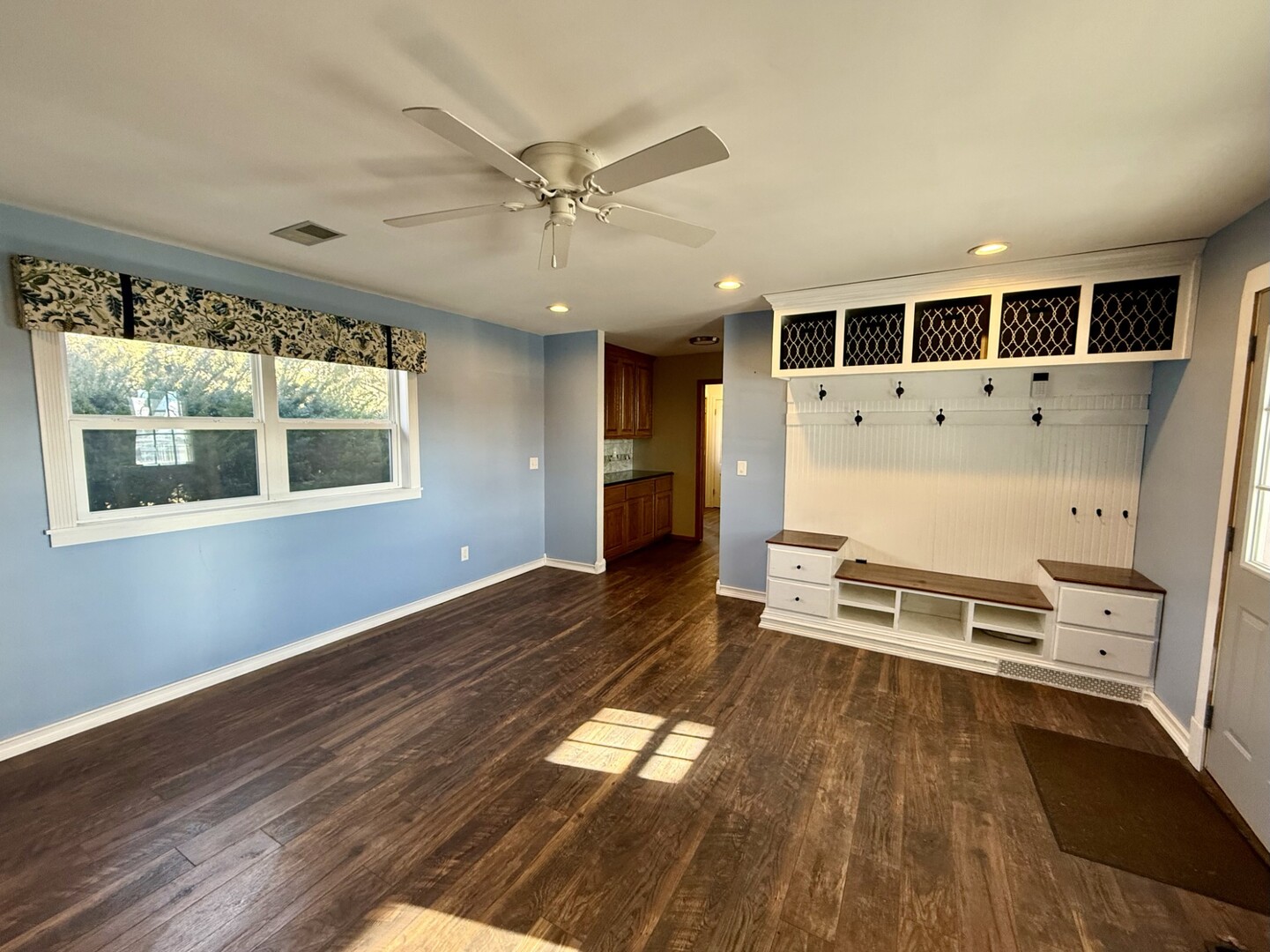 2932 Highway 17 Galva, IL 61434 - Photo 22 of 51 a room with furniture and window