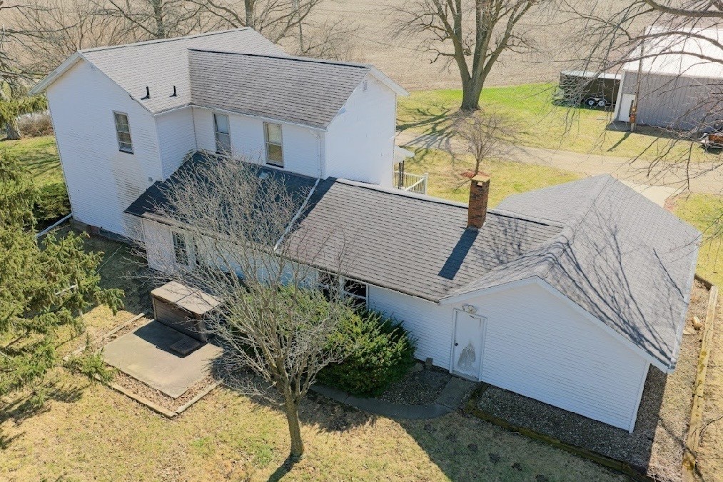 2932 Highway 17 Galva, IL 61434 - Photo 4 of 51 front view of a house with a yard