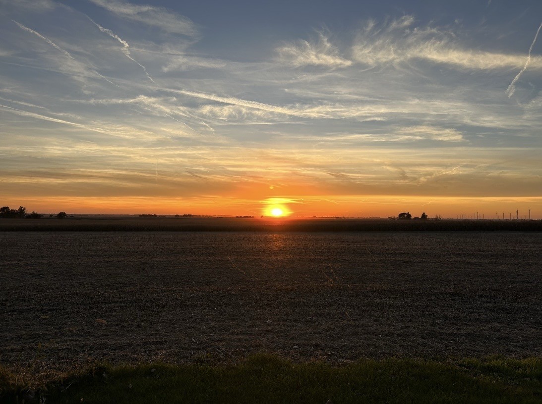 2932 Highway 17 Galva, IL 61434 - Photo 51 of 51 a view of an ocean from a beach