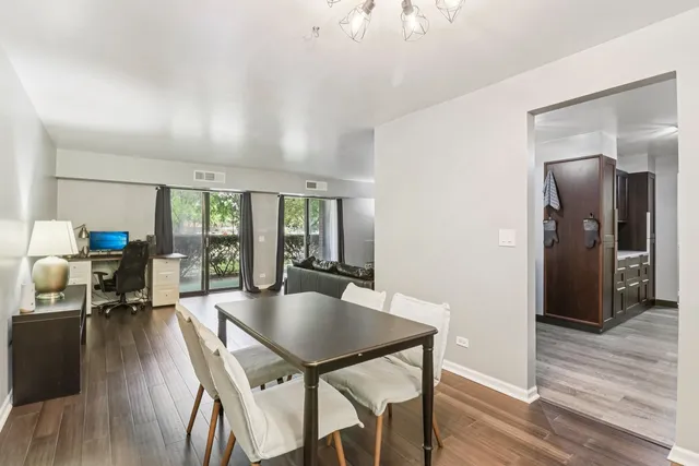 $262,900 | 1405 East Central Road, Unit 122C, Arlington Heights, IL 60005