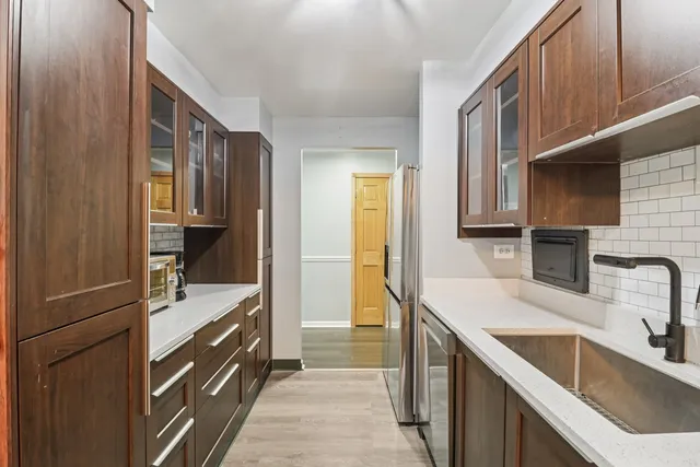 $262,900 | 1405 East Central Road, Unit 122C, Arlington Heights, IL 60005