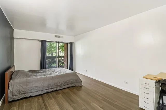 $262,900 | 1405 East Central Road, Unit 122C, Arlington Heights, IL 60005