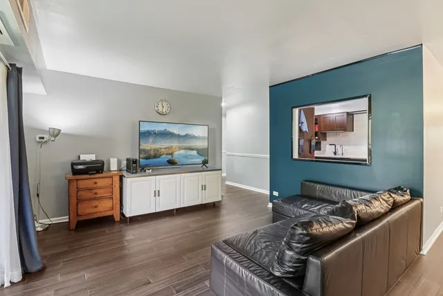 $262,900 | 1405 East Central Road, Unit 122C, Arlington Heights, IL 60005