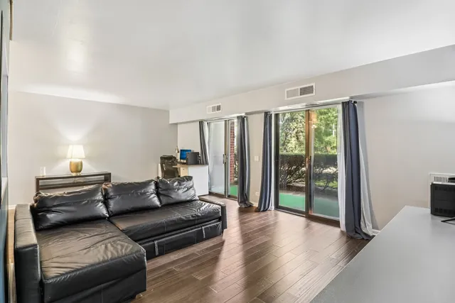 $262,900 | 1405 East Central Road, Unit 122C, Arlington Heights, IL 60005