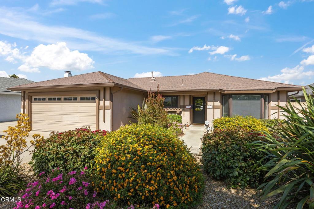 2040 Olga Street Oxnard, CA 93036 - Photo 3 of 48 3-web-or-mls-SeaoroStudios-2040Olga119