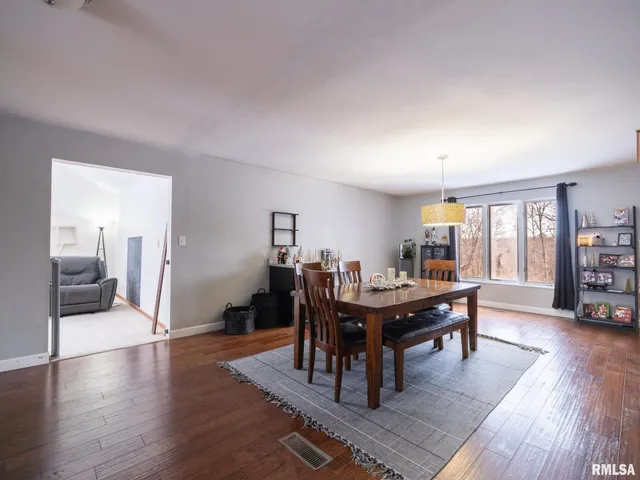 $475,000 | 12052 North Hickory Grove Road, Dunlap, IL 61525