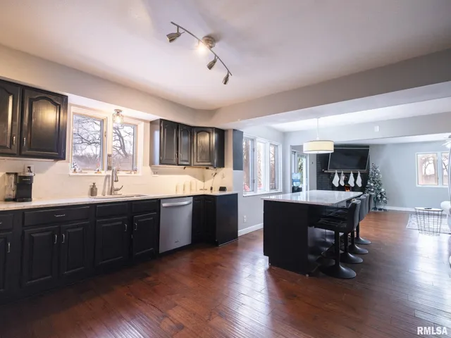 $475,000 | 12052 North Hickory Grove Road, Dunlap, IL 61525