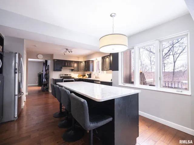 $475,000 | 12052 North Hickory Grove Road, Dunlap, IL 61525