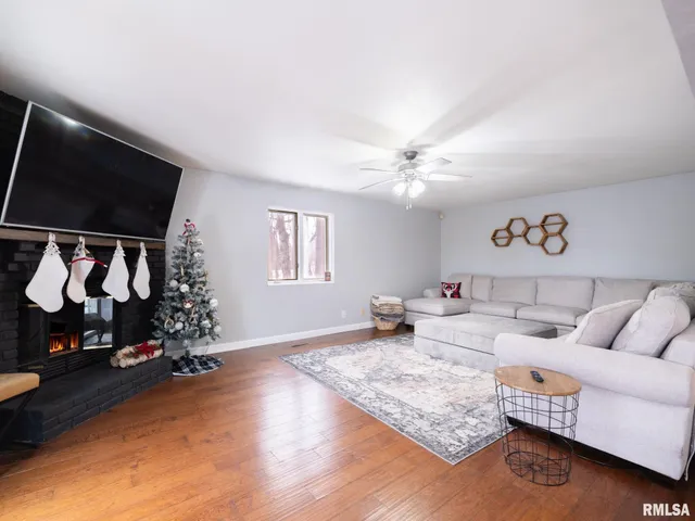 $475,000 | 12052 North Hickory Grove Road, Dunlap, IL 61525