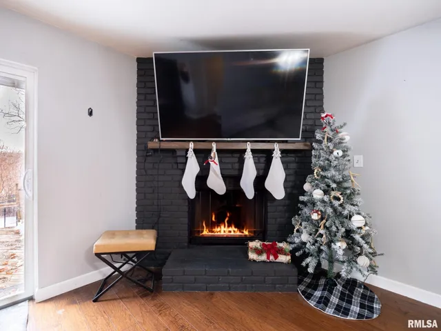 $475,000 | 12052 North Hickory Grove Road, Dunlap, IL 61525