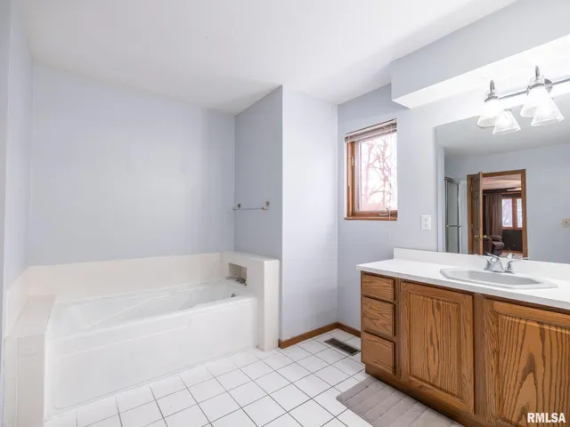 $475,000 | 12052 North Hickory Grove Road, Dunlap, IL 61525