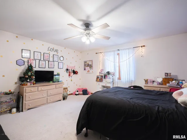 $475,000 | 12052 North Hickory Grove Road, Dunlap, IL 61525