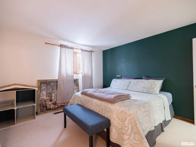 $475,000 | 12052 North Hickory Grove Road, Dunlap, IL 61525