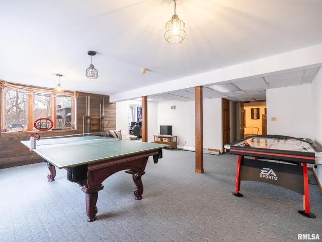 $475,000 | 12052 North Hickory Grove Road, Dunlap, IL 61525