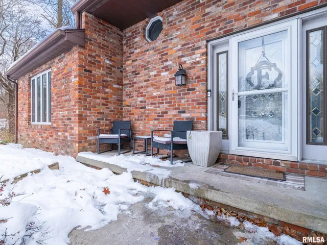 $475,000 | 12052 North Hickory Grove Road, Dunlap, IL 61525