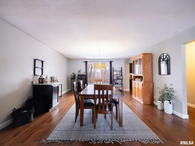 $475,000 | 12052 North Hickory Grove Road, Dunlap, IL 61525