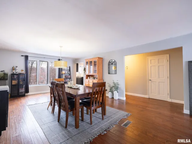 $475,000 | 12052 North Hickory Grove Road, Dunlap, IL 61525