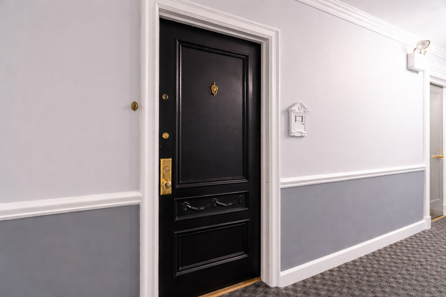 1765 East 55th Street, Unit E1 Chicago, IL 60637 - Photo 4 of 18 a view of walk in closet