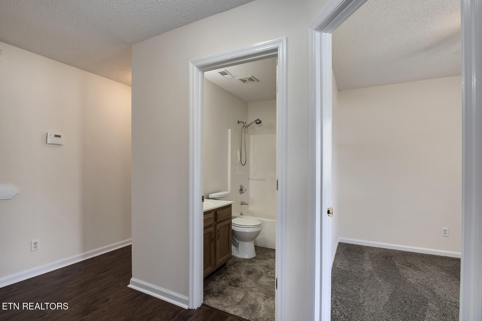 7763 Applecross Road Corryton, TN 37721 - Photo 31 of 38 31_ApplecrossRoad_7763_BRHall02