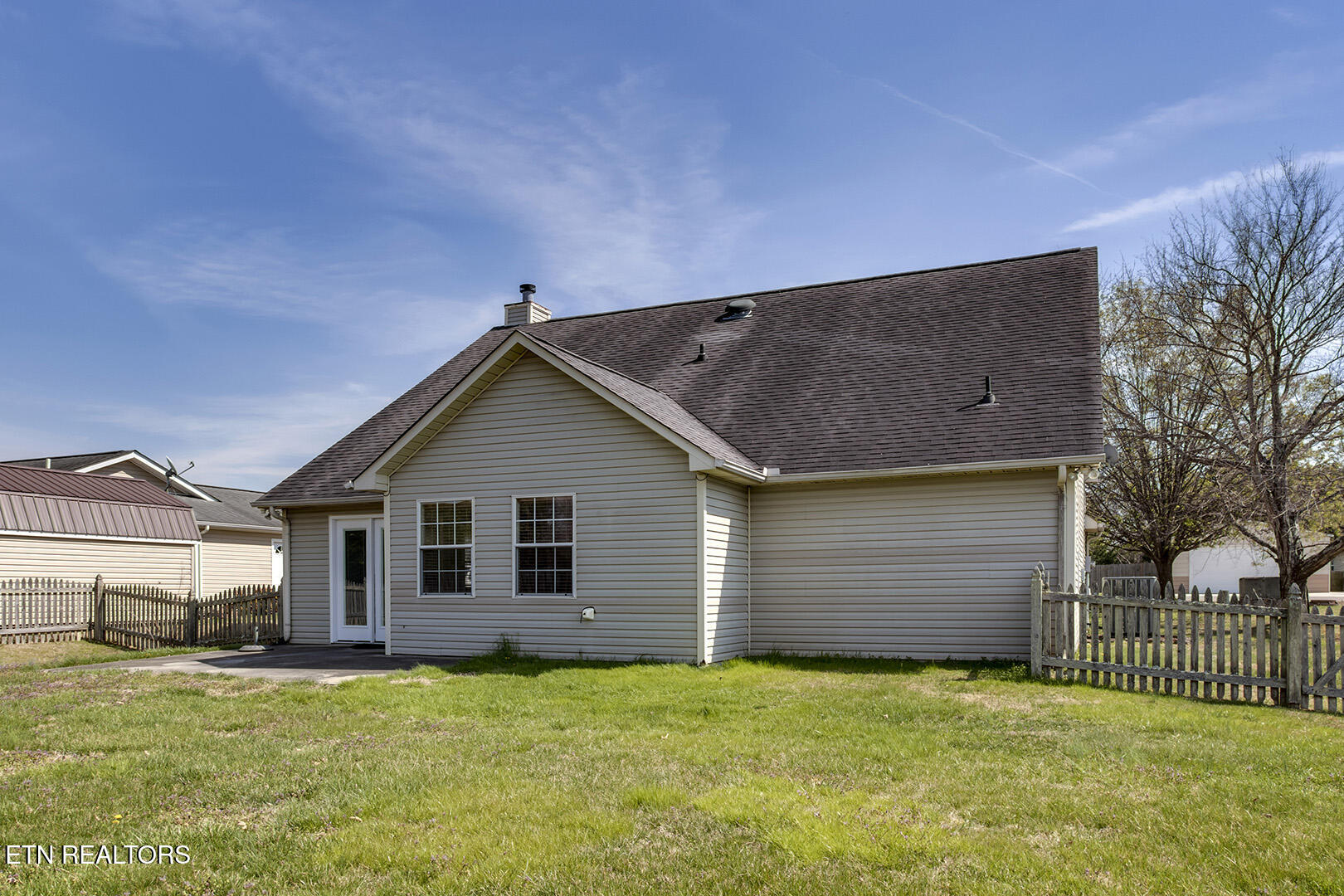 7763 Applecross Road Corryton, TN 37721 - Photo 38 of 38 38_ApplecrossRoad_7763_BackLeft