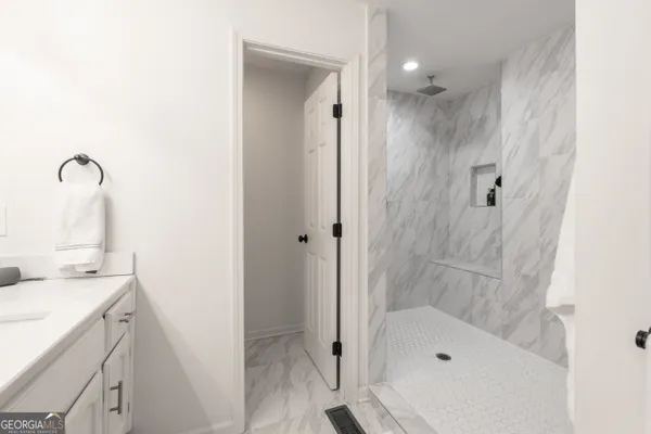 $308,000 | 230 West Avenue, Unit 5, Carrollton, GA 30117
