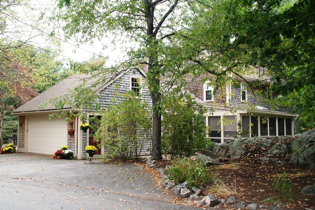 18 Old Coach Road Cohasset, MA 02025 - Photo 14 of 21 Gallery Image 14