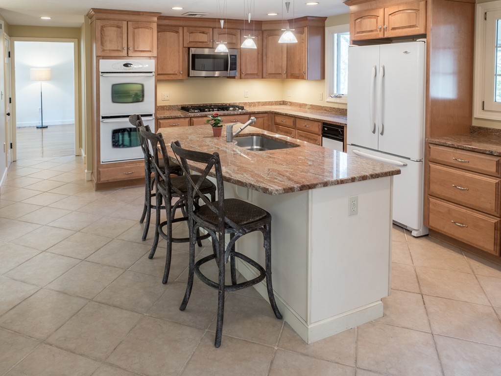 18 Old Coach Road Cohasset, MA 02025 - Photo 4 of 21 Gallery Image 4