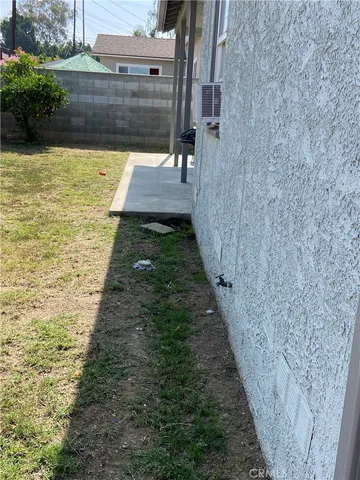 a view of a house with entryway