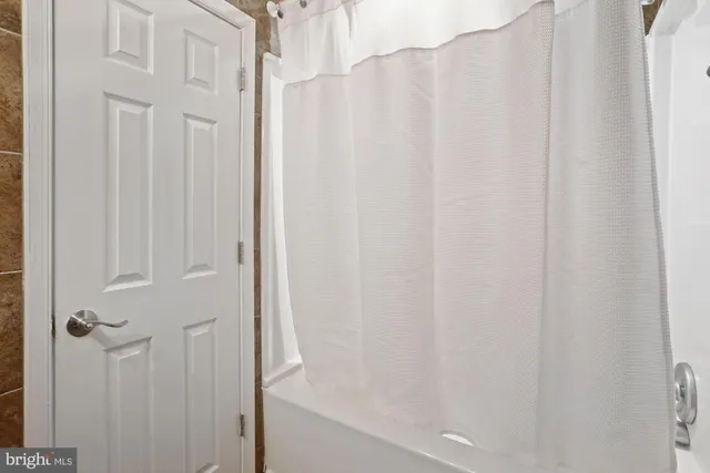 $1,900 | 405 North Beauregard Street, Unit 405, Alexandria, VA 22312