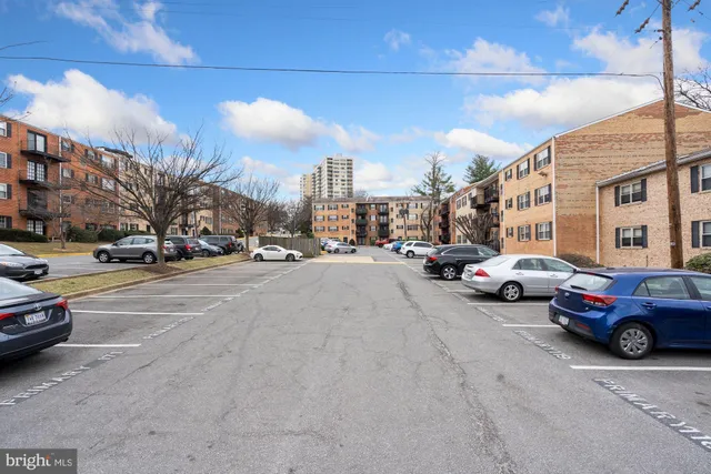 $1,900 | 405 North Beauregard Street, Unit 405, Alexandria, VA 22312