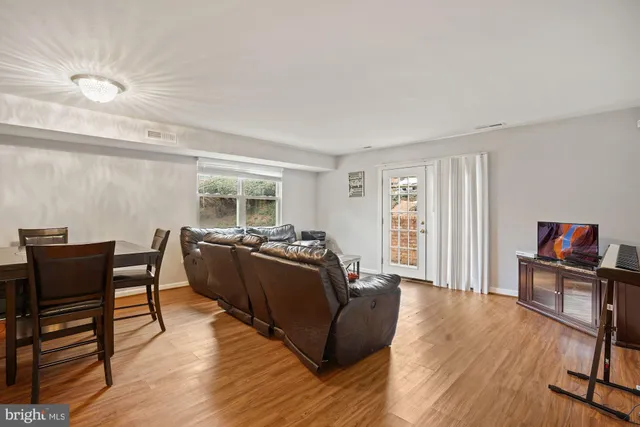 $1,900 | 405 North Beauregard Street, Unit 405, Alexandria, VA 22312