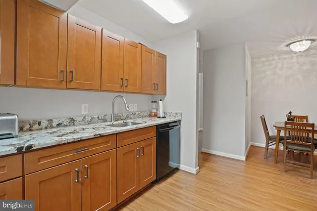 $1,900 | 405 North Beauregard Street, Unit 405, Alexandria, VA 22312