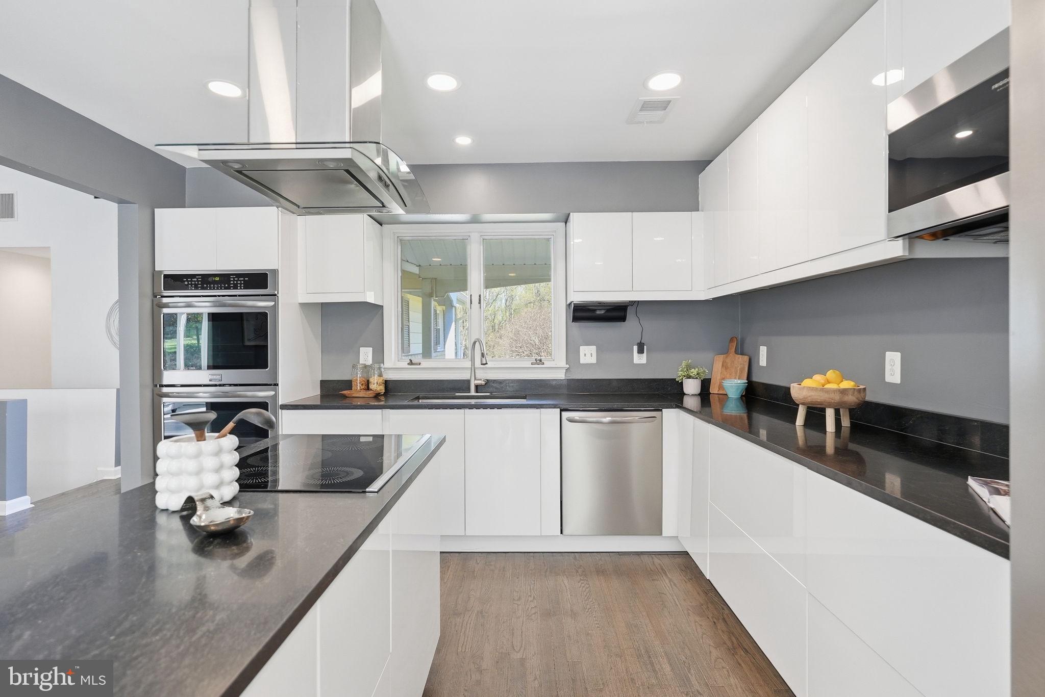 2015 Sondra Court Silver Spring, MD 20905 - Photo 13 of 44 Large island