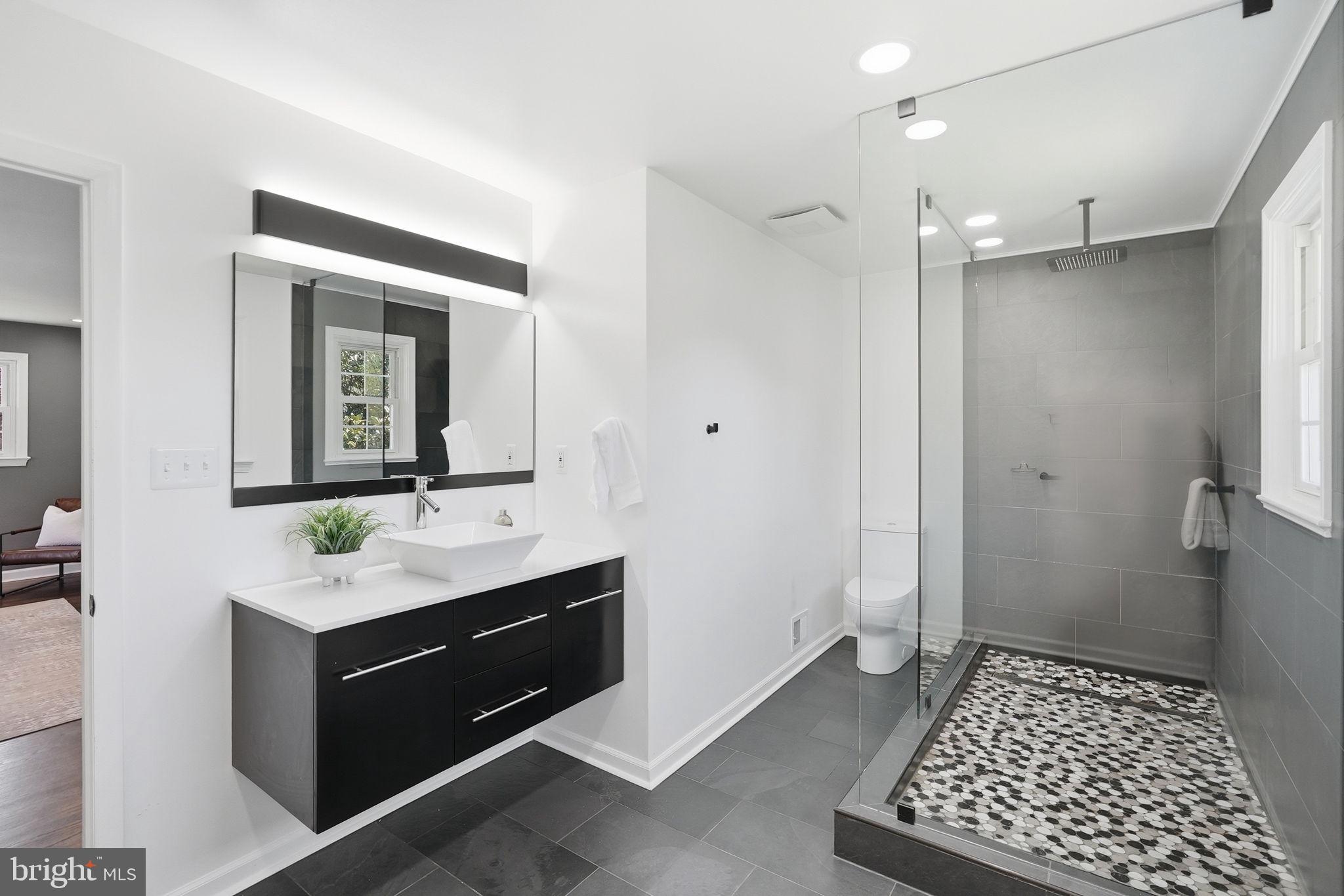 2015 Sondra Court Silver Spring, MD 20905 - Photo 20 of 44 Large ensuite bathroom