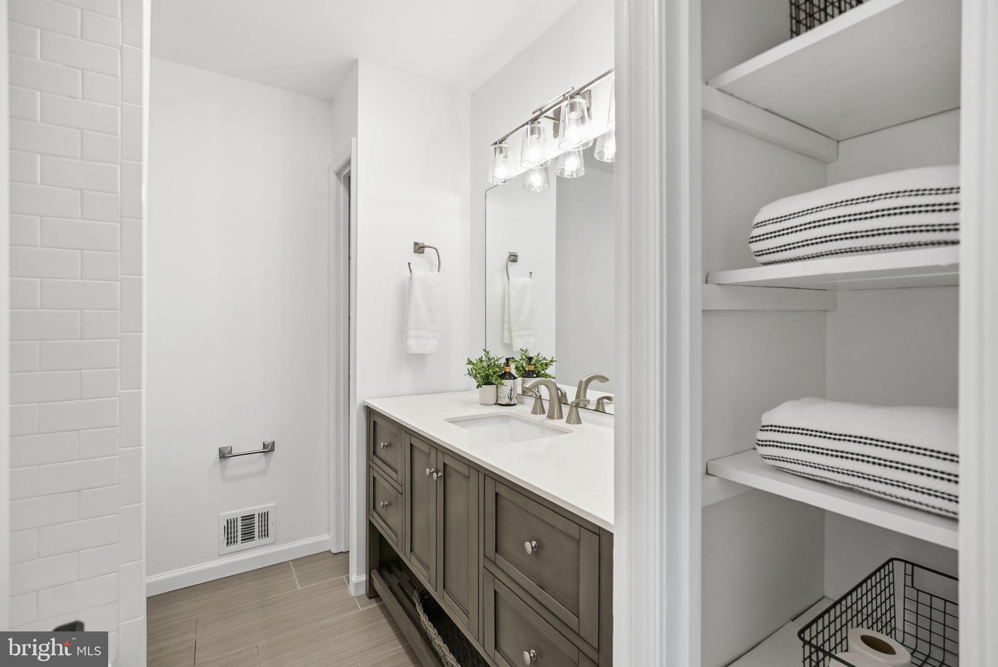 2015 Sondra Court Silver Spring, MD 20905 - Photo 26 of 44 Full hall bath