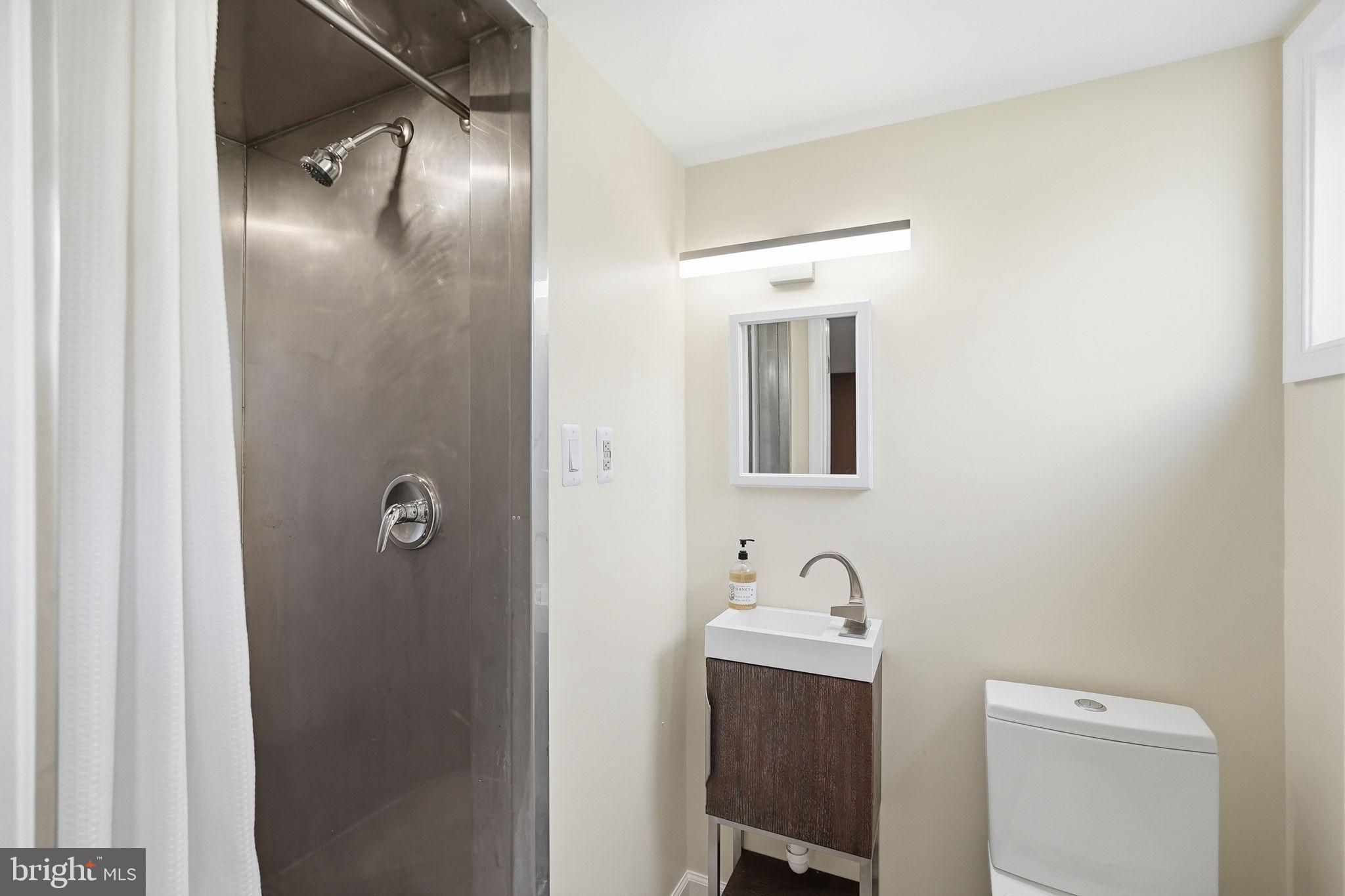2015 Sondra Court Silver Spring, MD 20905 - Photo 33 of 44 Ensuite bathroom