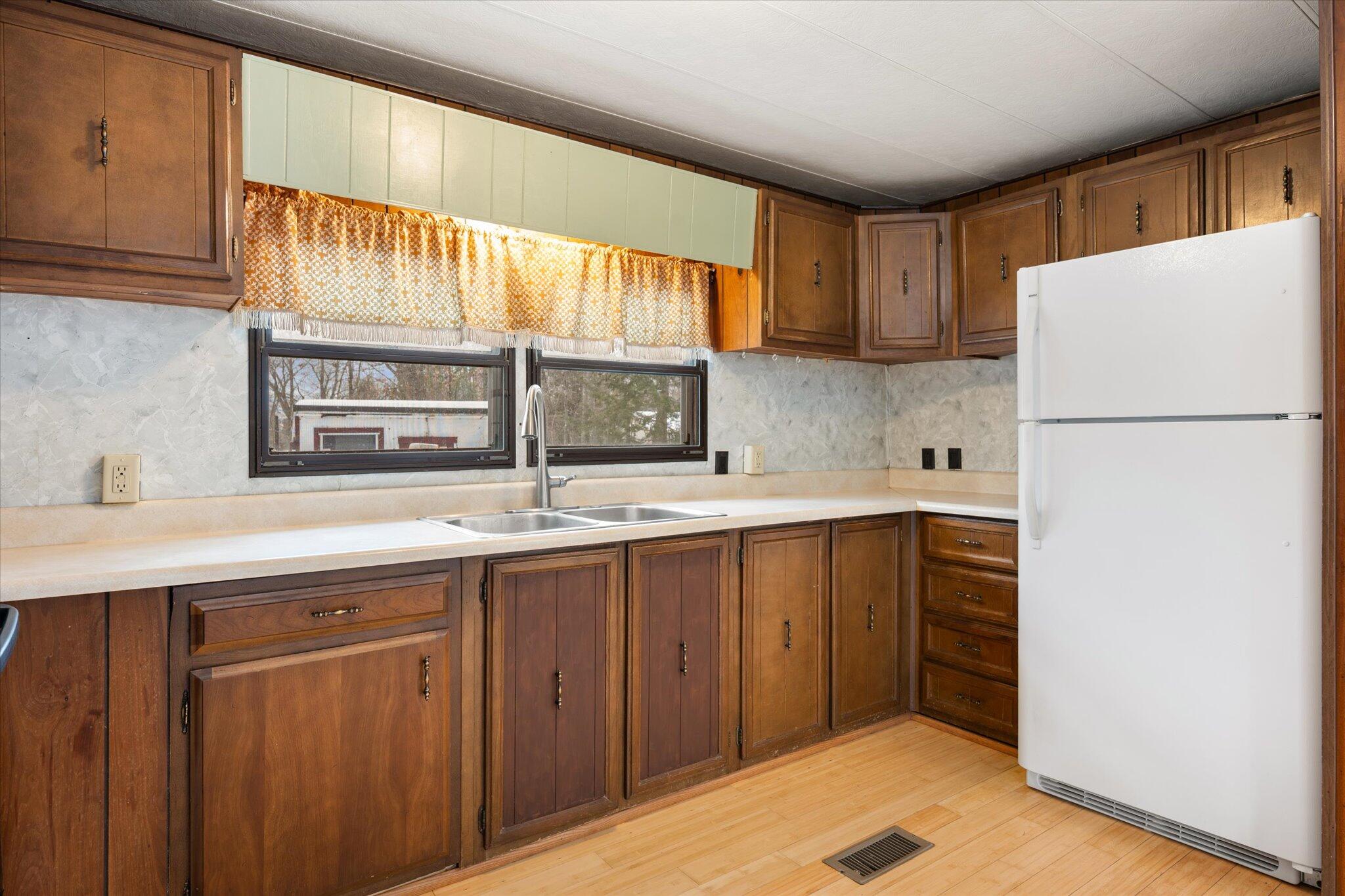 186 Klatte Road Hermon, ME 04401 - Photo 11 of 23 05-Kitchen