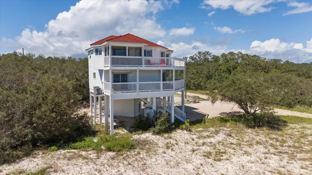 $1,100,000 | 6 Kingfish Street, Alligator Point, FL 32346