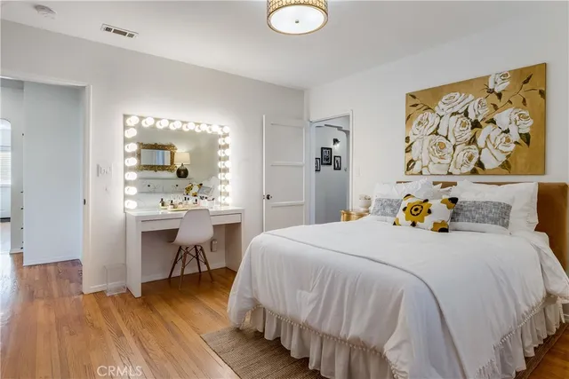 $1,600,000 | 735 Ultimo Avenue, Long Beach, CA 90804