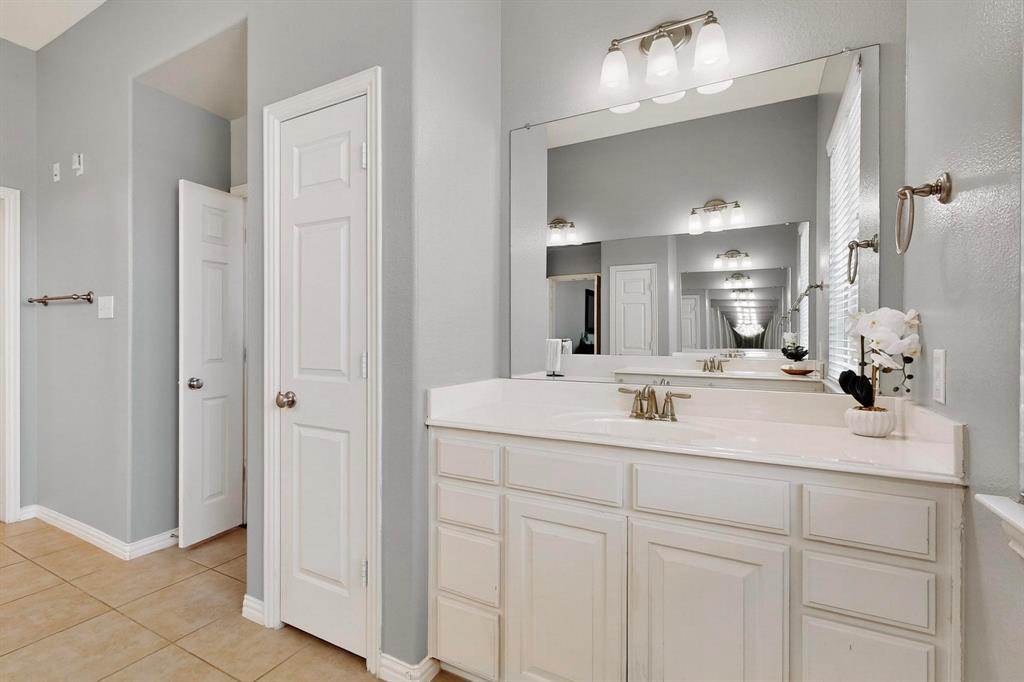1240 Wedgewood Drive Forney, TX 75126 - Photo 23 of 40 primary bathroom