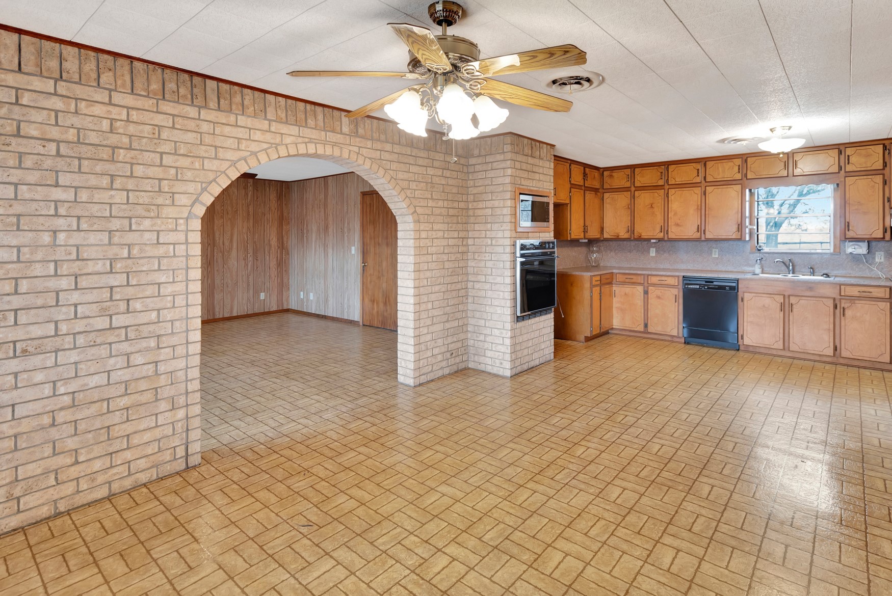 1840 Loop 522 Ganado, TX 77962 - Photo 12 of 44