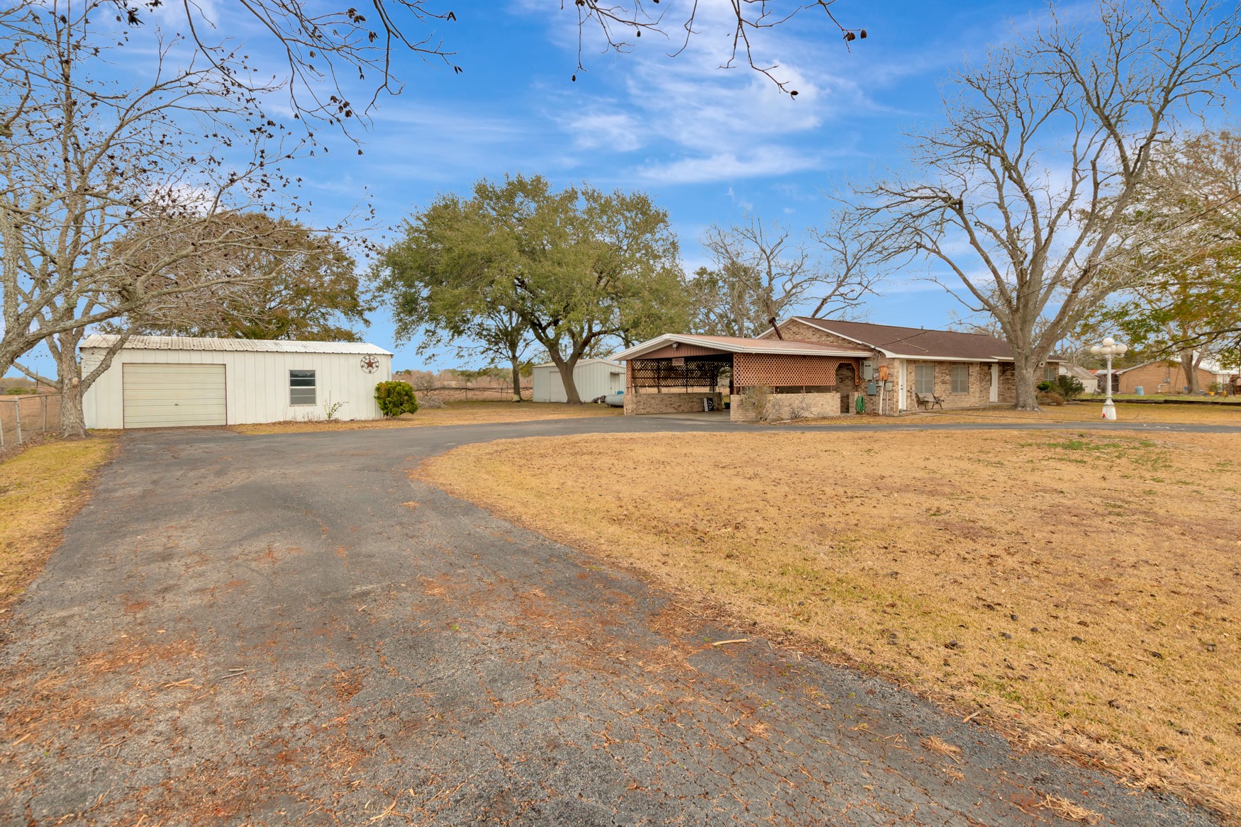 1840 Loop 522 Ganado, TX 77962 - Photo 5 of 44