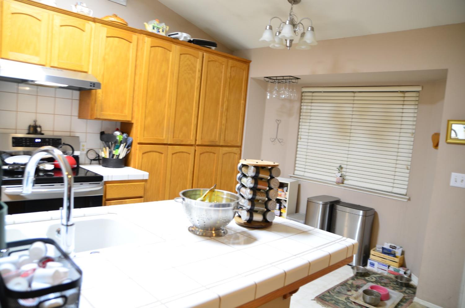 351 West Stanley Avenue Reedley, CA 93654 - Photo 10 of 18 Gallery Image 10